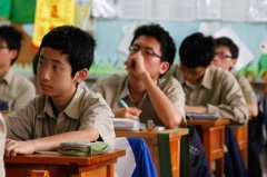 李家超祝愿香港女性“如潮汐从容、如海风自在”